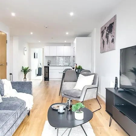Pluxa Lavish Escape Classy City Centre Apartment
